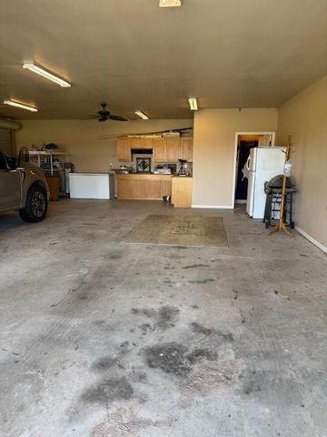 270 County Road 2050, Hull, TX 77564
