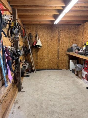 270 County Road 2050, Hull, TX 77564