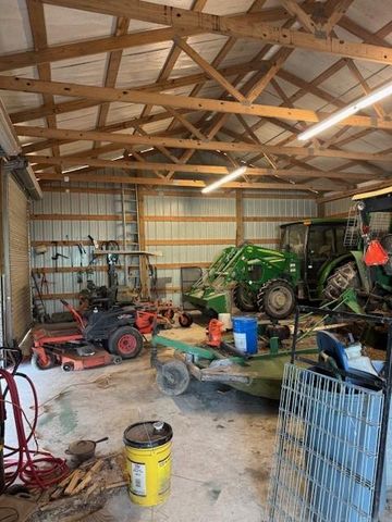270 County Road 2050, Hull, TX 77564