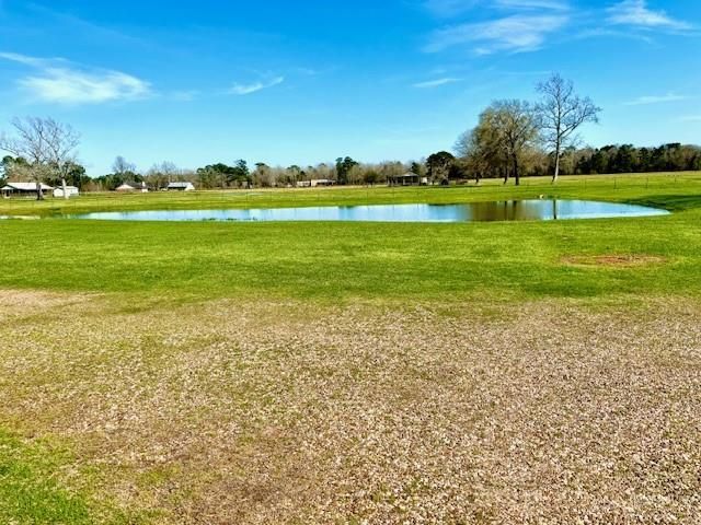 270 County Road 2050, Hull, TX 77564
