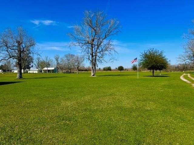 270 County Road 2050, Hull, TX 77564