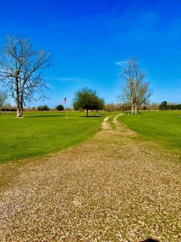 270 County Road 2050, Hull, TX 77564