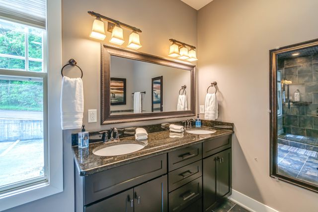 320 Floating Mill Rd, Silver Point, TN 38582