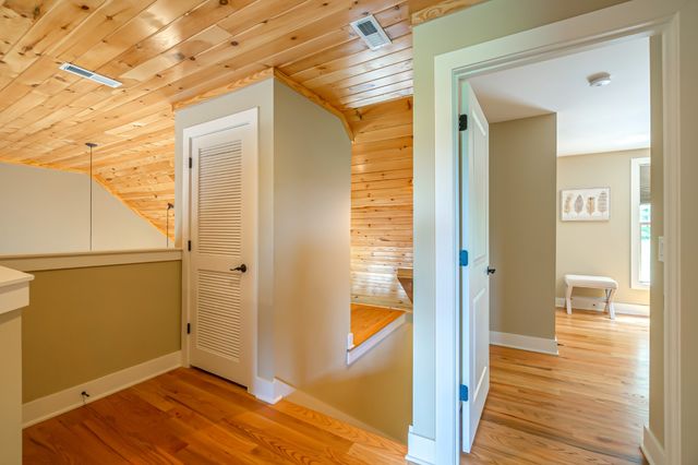 320 Floating Mill Rd, Silver Point, TN 38582