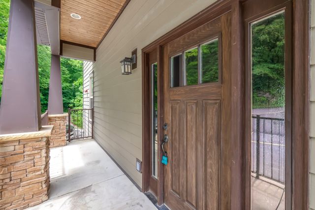 320 Floating Mill Rd, Silver Point, TN 38582