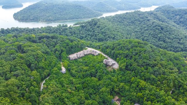 320 Floating Mill Rd, Silver Point, TN 38582