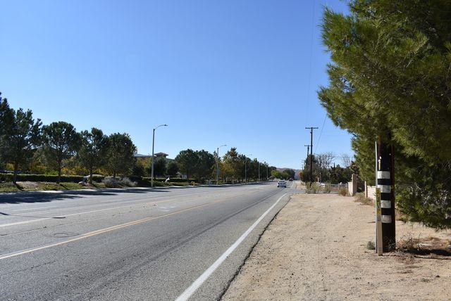 1239 W Ave O8, Palmdale, CA 93551