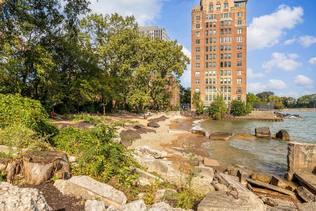 7321 S South Shore Drive 2B, Chicago, IL 60649