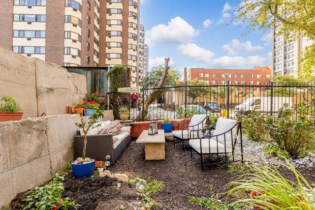 7321 S South Shore Drive 2B, Chicago, IL 60649