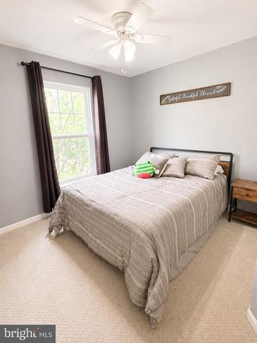 15465 WINDSONG LN, Dumfries, VA 22025