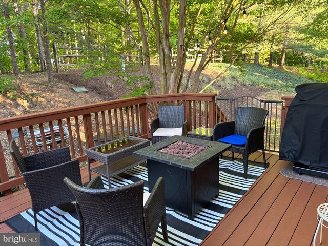 15465 WINDSONG LN, Dumfries, VA 22025