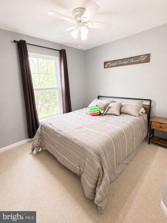 Image 3 of property listing at 15465 WINDSONG LN, Dumfries, VA 22025