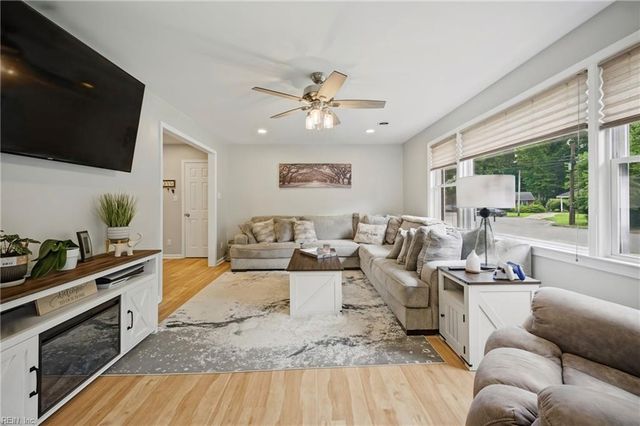 19 Omera PL, Hampton, VA 23666