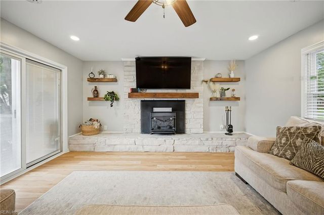 19 Omera PL, Hampton, VA 23666