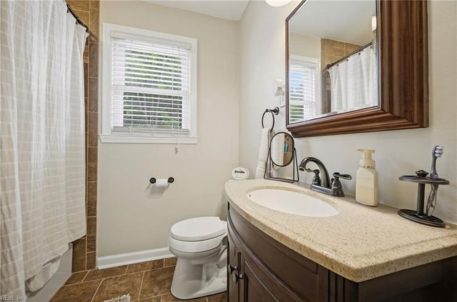 19 Omera PL, Hampton, VA 23666