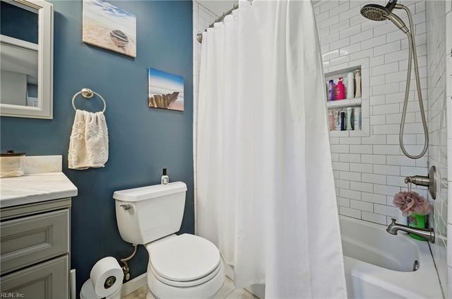 19 Omera PL, Hampton, VA 23666