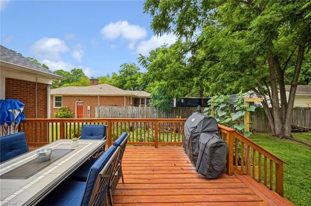 19 Omera PL, Hampton, VA 23666