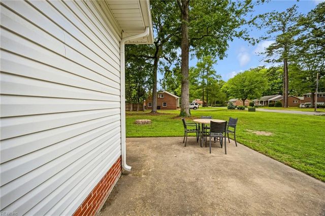 19 Omera PL, Hampton, VA 23666