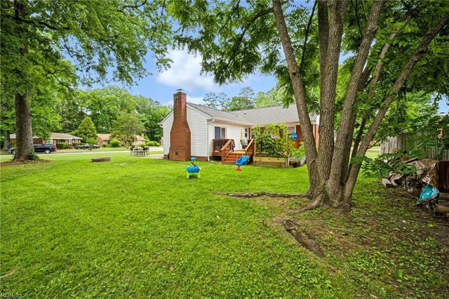 19 Omera PL, Hampton, VA 23666