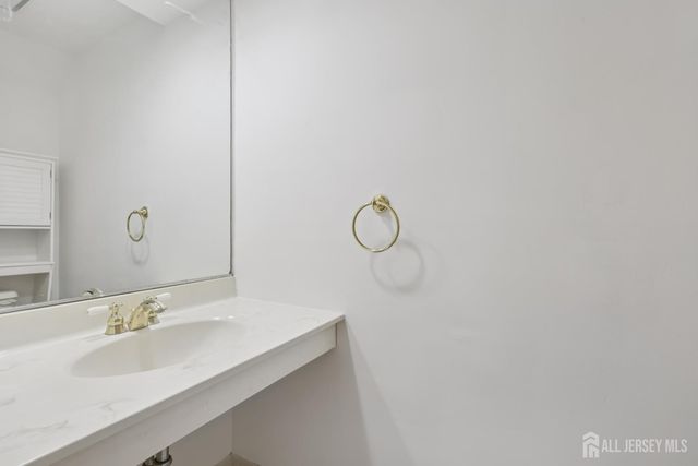 705 Maplecrest Road, Edison, NJ 08820