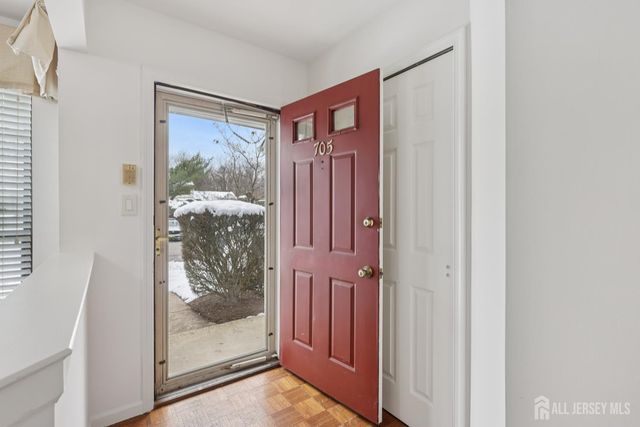 705 Maplecrest Road, Edison, NJ 08820