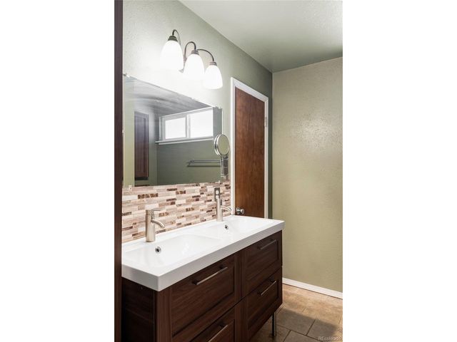 3820 S Fraser St, Aurora, CO 80014