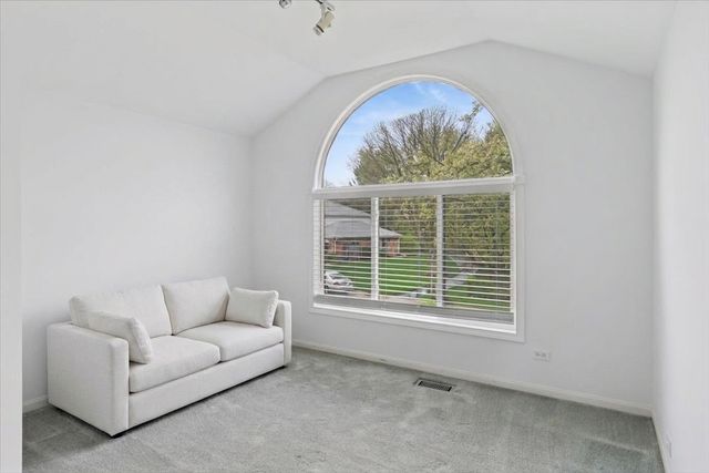 1923 Hillside Lane, Lisle, IL 60532