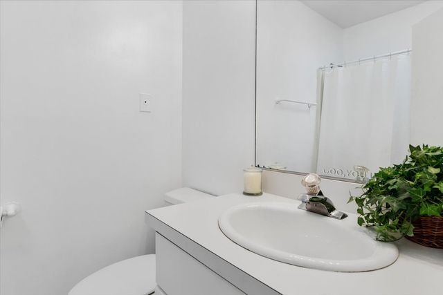 1923 Hillside Lane, Lisle, IL 60532