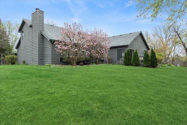 1923 Hillside Lane, Lisle, IL 60532