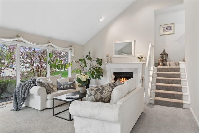 1923 Hillside Lane, Lisle, IL 60532