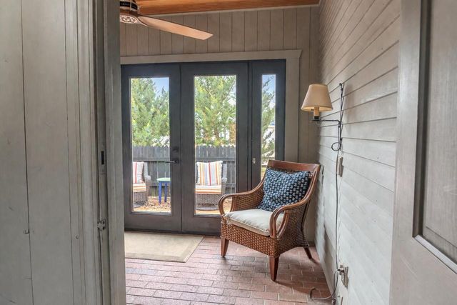 2400 W Cherokee DRIVE, Appleton, WI 54914