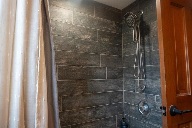 2400 W Cherokee DRIVE, Appleton, WI 54914