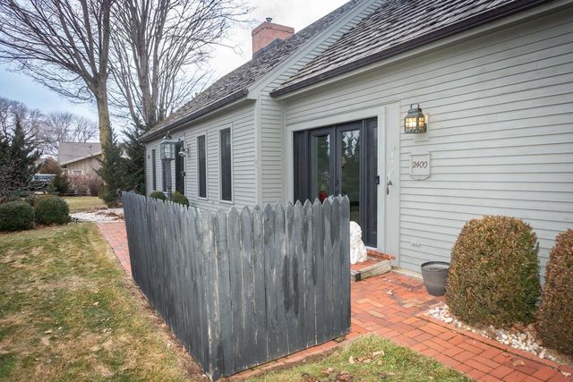 2400 W Cherokee DRIVE, Appleton, WI 54914