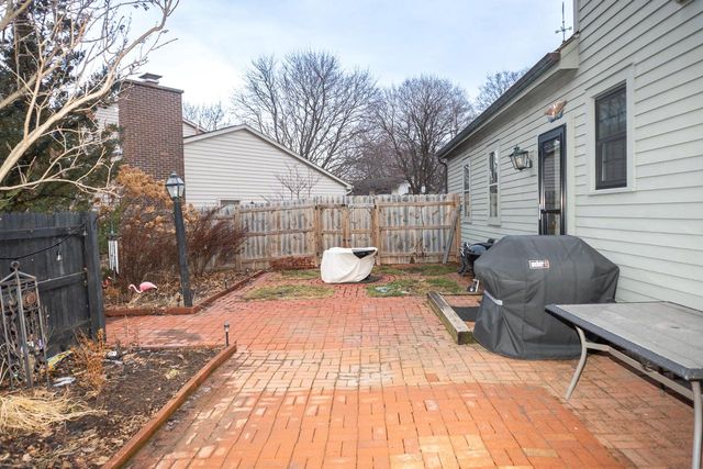 2400 W Cherokee DRIVE, Appleton, WI 54914