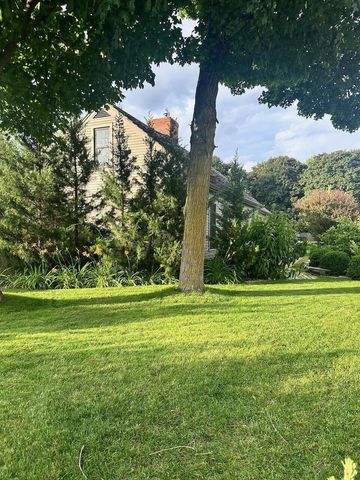 2400 W Cherokee DRIVE, Appleton, WI 54914