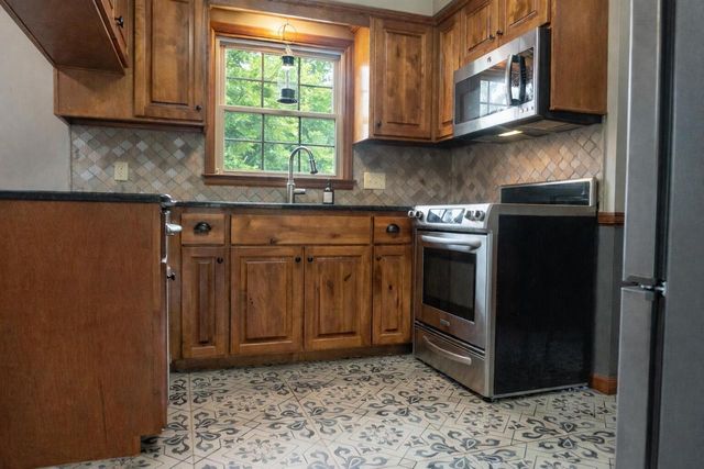 2400 W Cherokee DRIVE, Appleton, WI 54914