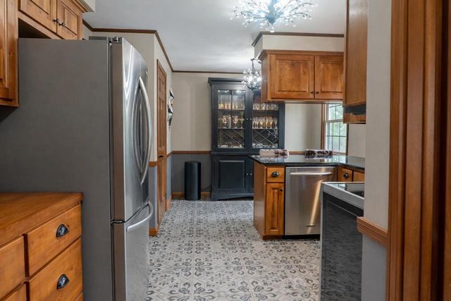 2400 W Cherokee DRIVE, Appleton, WI 54914