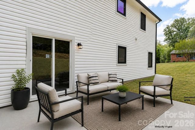 4147 2nd Street NE, Hickory, NC 28601