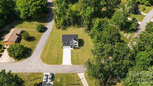 4147 2nd Street NE, Hickory, NC 28601
