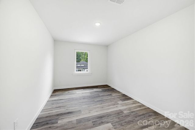 4147 2nd Street NE, Hickory, NC 28601