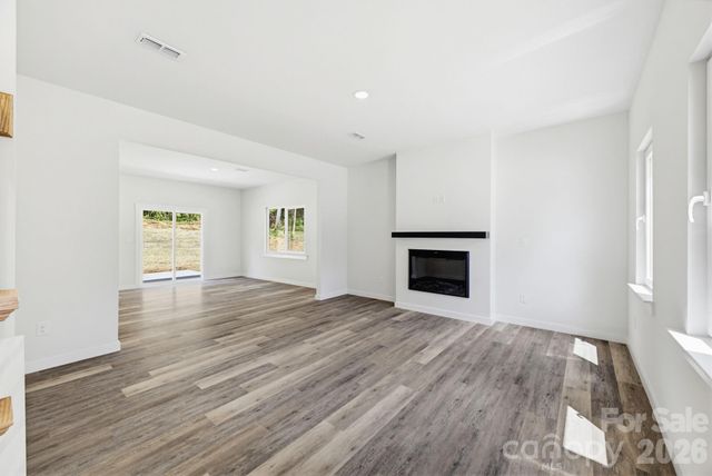4147 2nd Street NE, Hickory, NC 28601