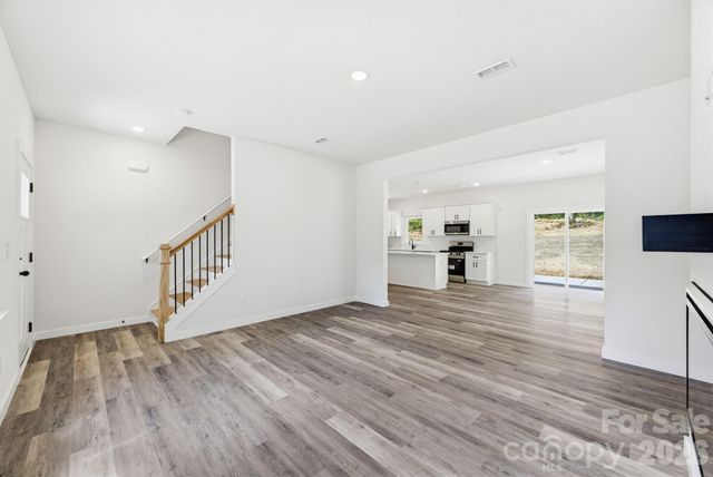 4147 2nd Street NE, Hickory, NC 28601