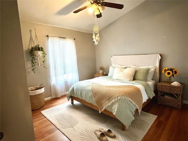 25330 SW 20TH AVE, Newberry, FL 32669