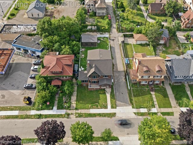 17 COLORADO Street, Highland Park, MI 48203