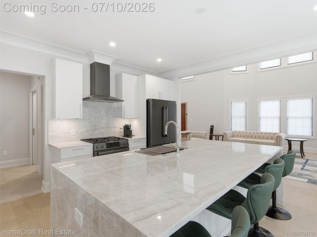 17 COLORADO Street, Highland Park, MI 48203
