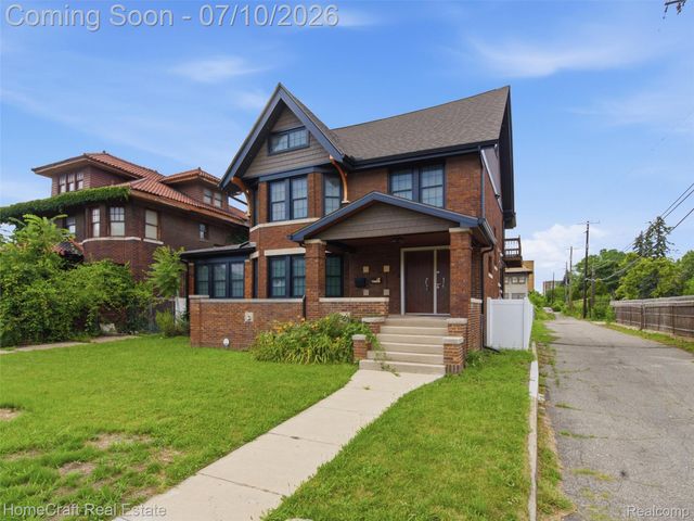 17 COLORADO Street, Highland Park, MI 48203