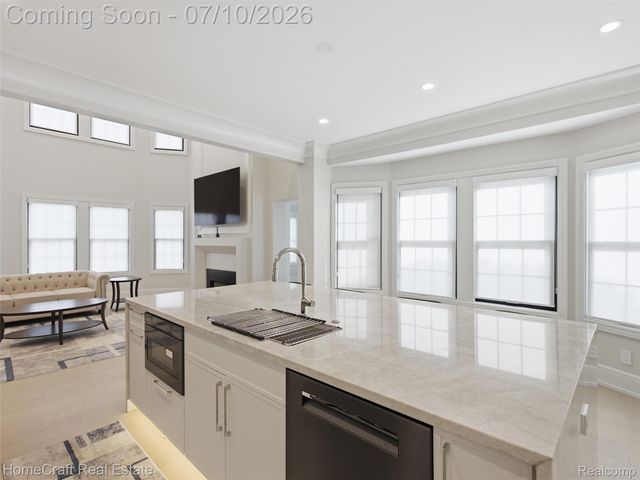 17 COLORADO Street, Highland Park, MI 48203