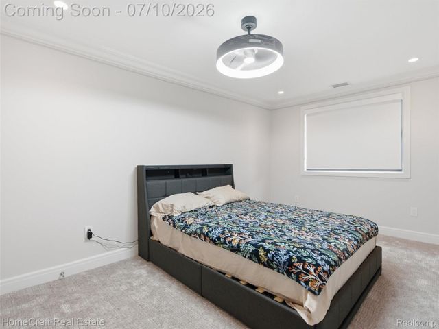 17 COLORADO Street, Highland Park, MI 48203