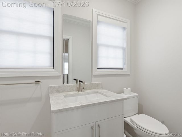17 COLORADO Street, Highland Park, MI 48203