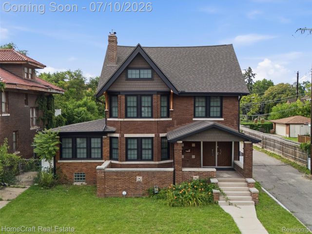 17 COLORADO Street, Highland Park, MI 48203